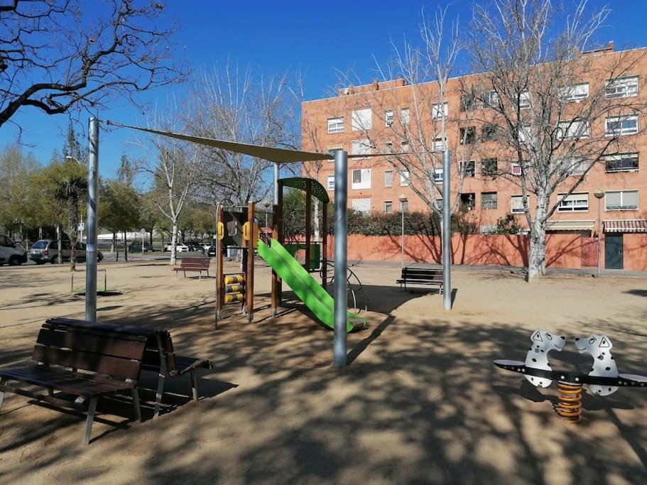 Piso Pl 2B, 20Min Plaza Cataluna サン・アドリア・デ・ベソス エクステリア 写真
