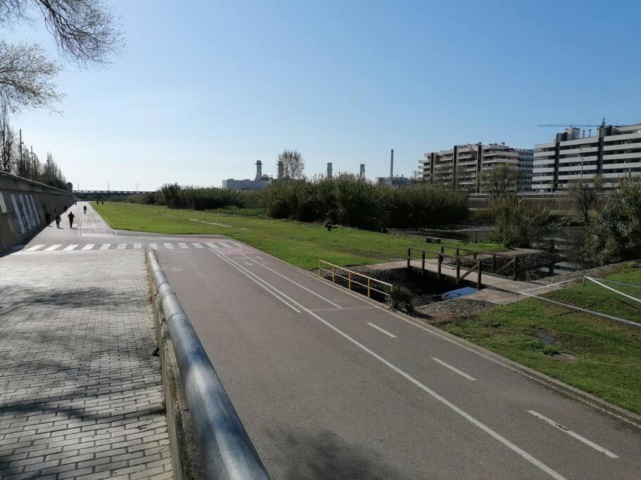 Piso Pl 2B, 20Min Plaza Cataluna サン・アドリア・デ・ベソス エクステリア 写真